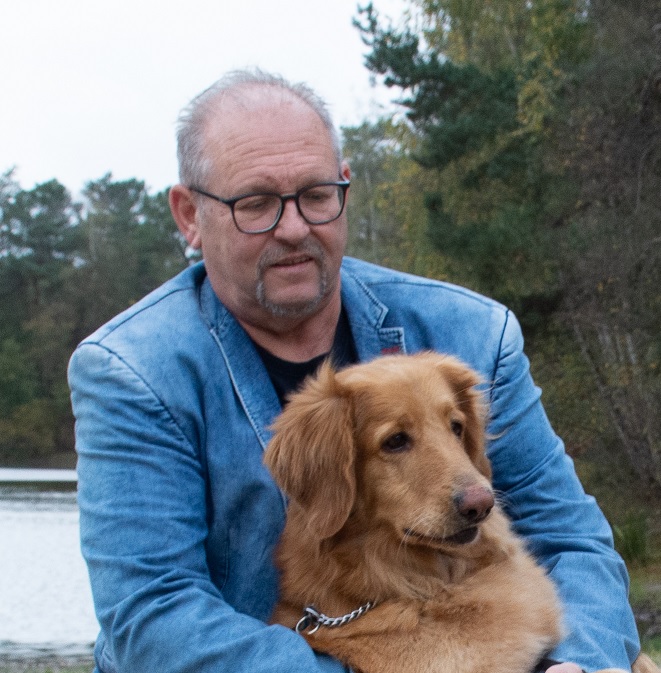 Kees kaya vierkant gezichtprofiel